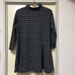黒と白のパターン 長袖チュニック