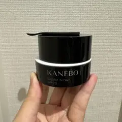 美品 KANebo クリーム イン デイ SPF20 40g