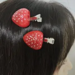 イチゴモチーフ ヘアピン 2個セット