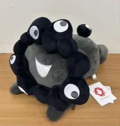 【新品】Ｌサイズ 黒ミャクミャク 這い型 ぬいぐるみ