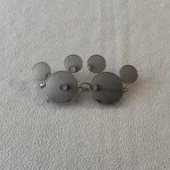 ミッキー型グレーサングラス