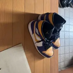 エアジョーダン1 ミッドレイカーズのサムネイル