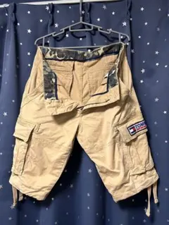 TOMMY HILFIGER ベージュカーゴショートパンツ