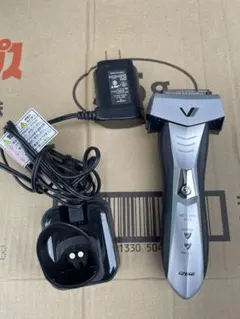 IZUMI 電気シェーバー 本体 充電スタンド付き IZF-V45のサムネイル