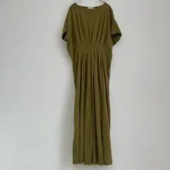 カーキ　earth アース　ウエストタック　ワンピース　フリー　ウェーブ　秋色