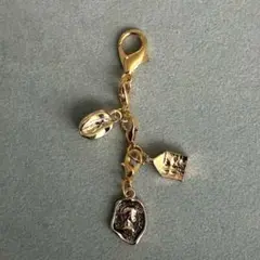 チャーム　キーホルダー　【コーヒー豆　家　カメオ風】　ハンドメイド