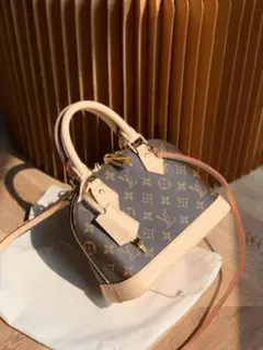 Louis Vuitton モノグラムミニハンドバッグ