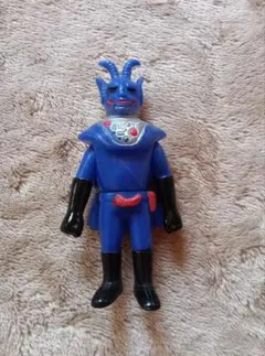 MAXTOY カネゴン　マジョーラミニソフビ MAXTOY カネゴン マジョーラミニソフビ - メルカリ