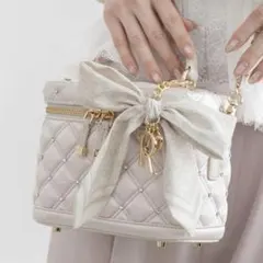 RANDA 2WAY リボンチャームキルティングバニティバッグ　ピンクベージュ