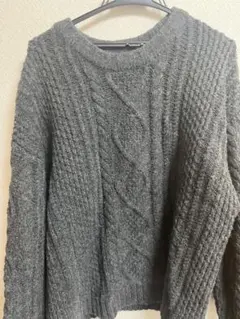グレー ケーブルニット セーター