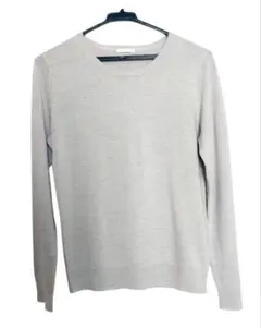 GU　レディース　グレー　長袖ニット　Mサイズ