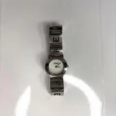 美品】 稼働品 FENDI 腕時計 白文字盤 クォーツ ズッカ柄 男女兼用