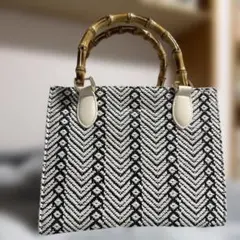 幾何学模様のトートバッグ