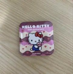 ハローキティ 50周年記念 サーティワンコラボ 缶バッジ