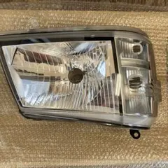 いすゞ車用小糸製ヘッドライトAssy 左側110-21872 - メルカリ