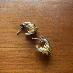22KGP ピアス カーブティアドロップ - メルカリ