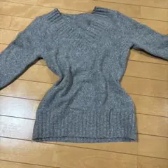 グレー Vネック 長袖ニット（shine）