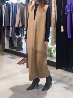 ベージュ ノースリーブ ロングドレス