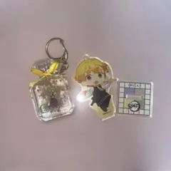 鬼滅の刃　善逸　コラボカフェアクスタとフラワードームキーホルダー