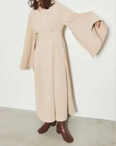 Alumu. tuck flare one piece タックフレアワンピース