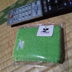 courrèges ロゴ刺繍 タオル 緑