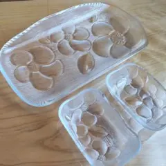 セット　ガラス　豆皿　花柄　プレート　昭和レトロ　新品未使用　3個　薬味皿　小皿