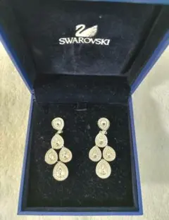 ☆SWAROVSKIスワロフスキー ピアス【両耳用】ゴールド ダンシング 