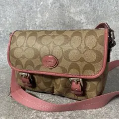 極美品　coach コーチ　メッセンジャーバッグ　PVCレザー　ベージュ　ピンク