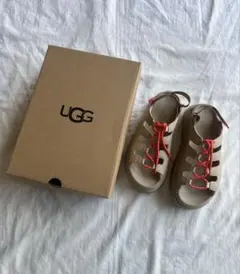 UGG GOLDENGLOW TOGGLE サンダルのサムネイル