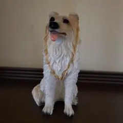 犬の置物 中型 樹脂製 ベージュと白