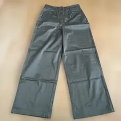 カーキ ワイドパンツ