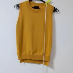 COMME CA ISM ノースリーブニット マスタード