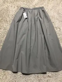新品　ユニクロ　ボリュームロングスカート　人気色　Lサイズ