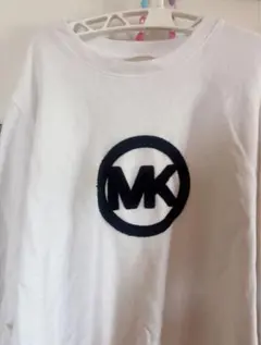 MKロゴ刺繍ホワイトトレーナー