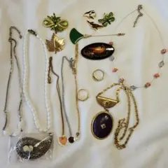 アクセサリー約３kg⭐️ まとめ売り　イミテーション　ネックレス　イヤリング他 2025年最新】イミテーションアクセサリーまとめ売りの人気アイテム