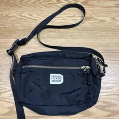 FREDRIK PACKERSブラックサコッシュショルダーバッグ