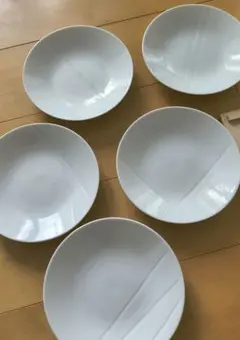 白色皿5枚セット 木箱付き 中皿 彫文