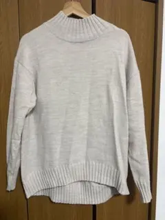 GU ベージュ タートルネック セーター L