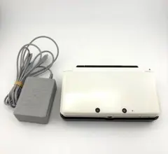 ニンテンドー3DS ホワイト 動作確認済み 充電器付 タッチペンあり