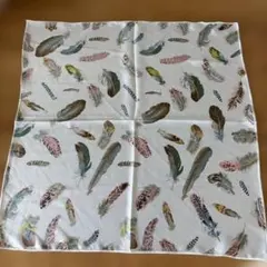 羽模様　白　レディース　スカーフ