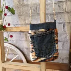リメイクデニム☆ミニショルダーバッグ☆タイガーファー