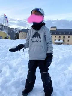 美品【BURTON】バートン　フロントロゴ　プルオーバーパーカー　キッズM