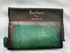 【美品】BERLUTI ベルルッティ ラウンドジップ 長財布のサムネイル