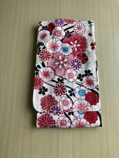 【浴衣】白地に赤　レディース【綿】　フリーサイズ花柄　古典柄　可愛い