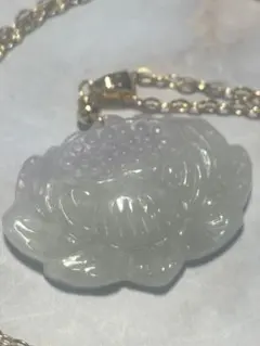 ミャンマー　ヒスイ　ハスの花　ペンダントトップ　ネックレス付き　パープルグリーン