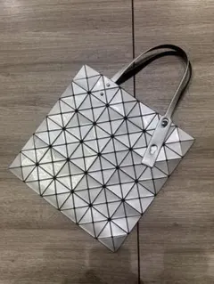 2026年最新】ISSEY MIYAKE BAOBAO トートバッグ シルバーの人気