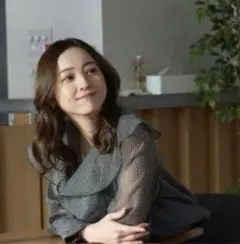 超美品ルーニィLOUNIEフリルブラウス　黒　佐々木希さんドラマで着用サイズ38のサムネイル