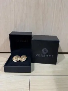 最終値下げVERSACE ゴールドライオンヘッドピアスのサムネイル
