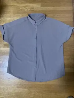 GU ライトカーキ半袖シャツ ボタン付き