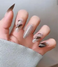 アーモンド型ネイルチップ グラデーションラメ